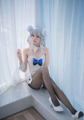 像饿狼似的三个男人阿莫
